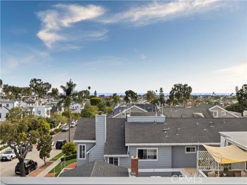 715  Poinsettia  , Corona del Mar, CA