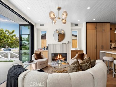 715  Poinsettia  , Corona del Mar, CA