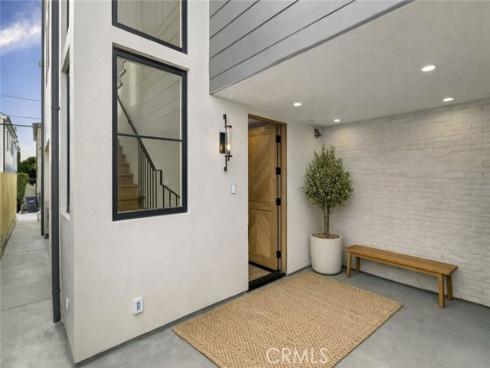 715 Poinsettia , Corona del Mar, CA