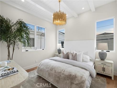 715 Poinsettia , Corona del Mar, CA
