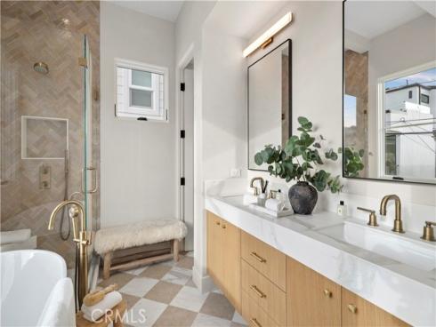 715 Poinsettia , Corona del Mar, CA