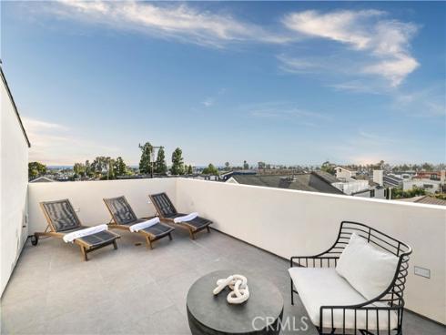 715 Poinsettia , Corona del Mar, CA