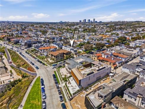 209 Narcissus Avenue, Corona del Mar, CA