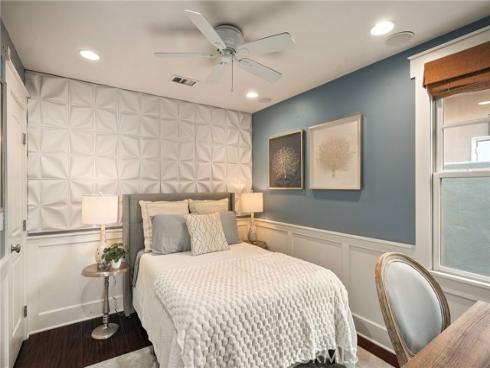 713  Larkspur   Avenue, Corona del Mar, CA