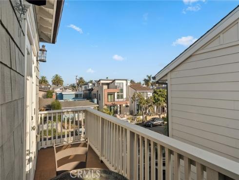 713  Larkspur   Avenue, Corona del Mar, CA