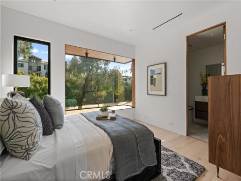 400 Heliotrope , Corona del Mar, CA