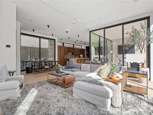 400 Heliotrope , Corona del Mar, CA