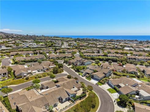 1 Breakwater Drive , Corona del Mar, CA
