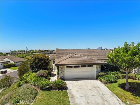 1 Breakwater Drive , Corona del Mar, CA
