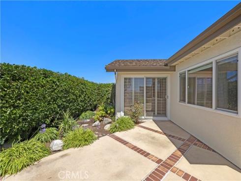 1 Breakwater Drive , Corona del Mar, CA