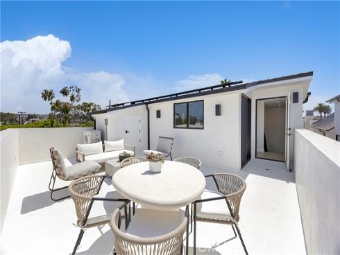 321 Larkspur 1-2 Avenue, Corona del Mar, CA