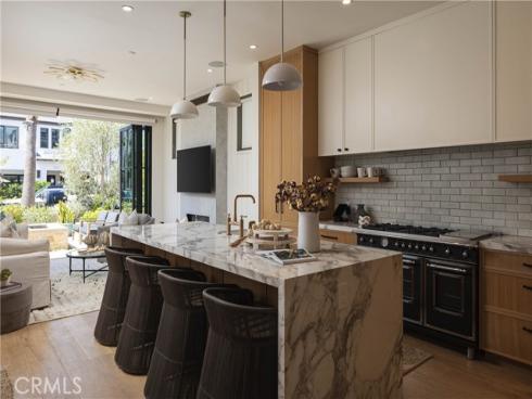 506 Goldenrod Ave , Corona del Mar, CA