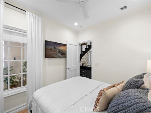 302 Carnation Avenue, Corona del Mar, CA