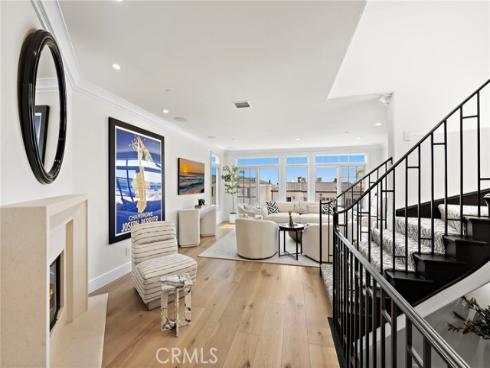 302 Carnation Avenue, Corona del Mar, CA