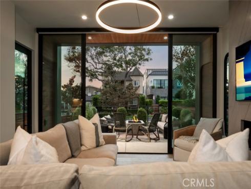 716 Orchid Avenue, Corona del Mar, CA