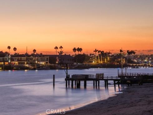 2715  Cove  , Corona del Mar, CA