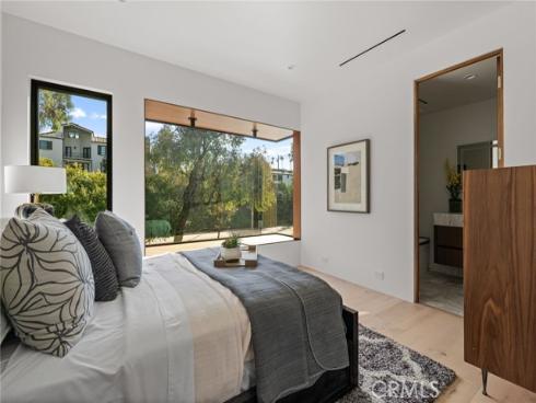 400  Heliotrope  , Corona del Mar, CA