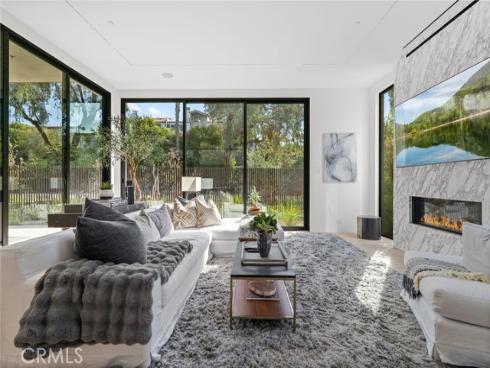400  Heliotrope  , Corona del Mar, CA
