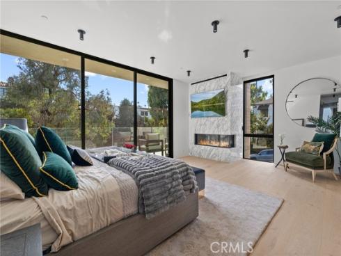 400  Heliotrope  , Corona del Mar, CA