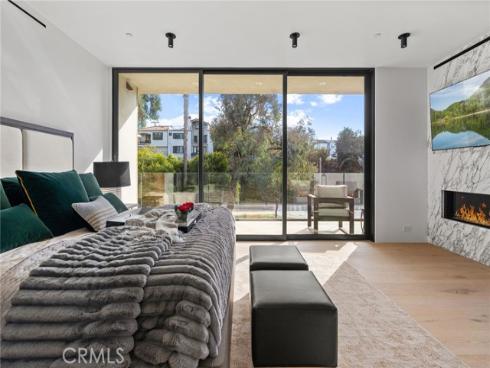 400  Heliotrope  , Corona del Mar, CA