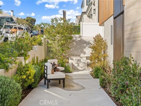 400  Heliotrope  , Corona del Mar, CA