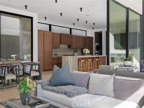 400  Heliotrope  , Corona del Mar, CA