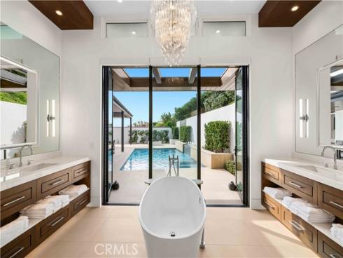621 Malabar Drive, Corona del Mar, CA