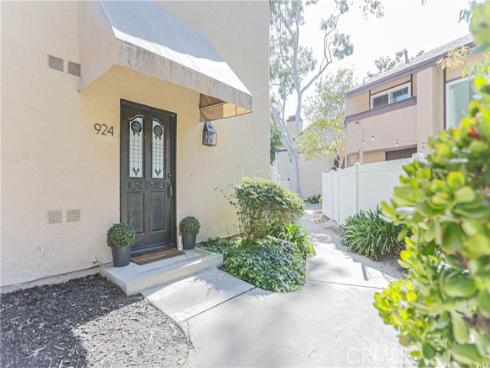 924  Hyde   Court, Costa Mesa, CA