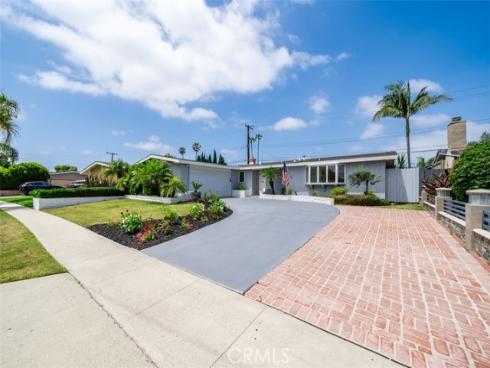 1727  Labrador Drive  , Costa Mesa, CA