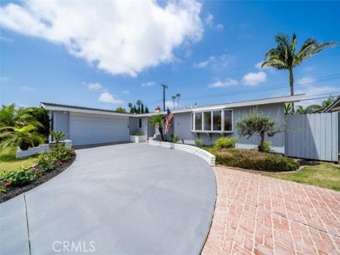 1727  Labrador Drive  , Costa Mesa, CA