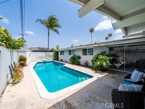 1727  Labrador Drive  , Costa Mesa, CA