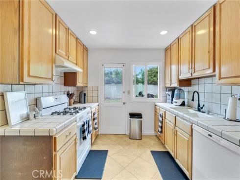 255  Sherwood   Street, Costa Mesa, CA