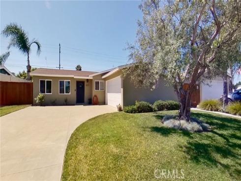 877  Darrell St.  , Costa Mesa, CA