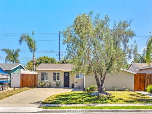 877  Darrell St.  , Costa Mesa, CA