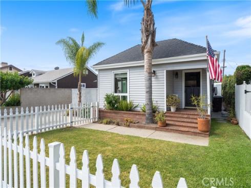 237  23rd   Street, Costa Mesa, CA