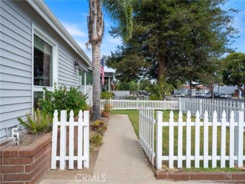 237  23rd   Street, Costa Mesa, CA