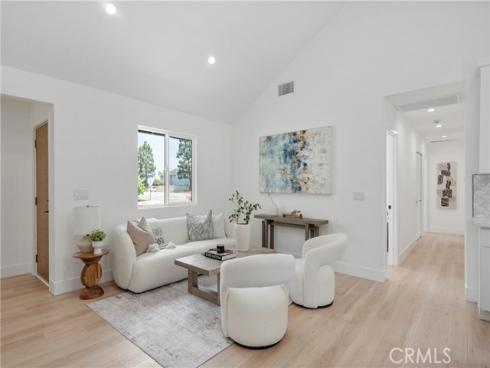 153  Del Mar   Avenue, Costa Mesa, CA