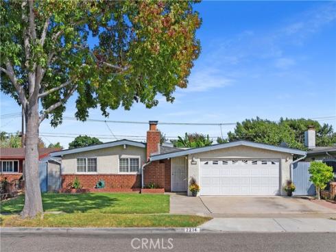 2214  Wallace   Avenue, Costa Mesa, CA