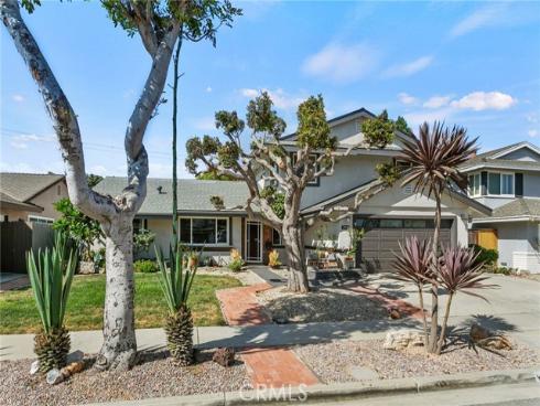 2737  Lorenzo   Avenue, Costa Mesa, CA