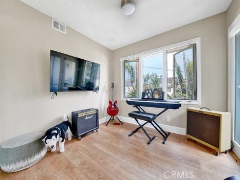 2463  Irvine  B2  Avenue, Costa Mesa, CA