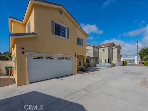 449  Hamilton  D  Street, Costa Mesa, CA