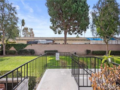 345  Avocado Street  204D , Costa Mesa, CA