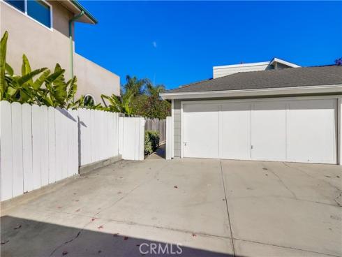 334  Ogle  1  Street, Costa Mesa, CA