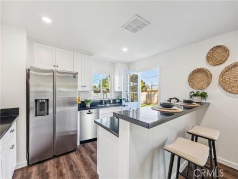 208  Amherst   Place, Costa Mesa, CA