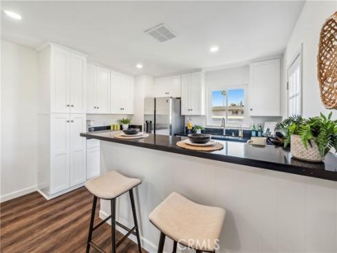 208  Amherst   Place, Costa Mesa, CA