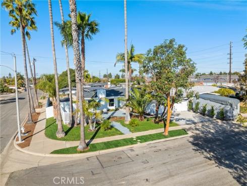 208  Amherst   Place, Costa Mesa, CA