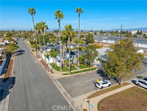 208  Amherst   Place, Costa Mesa, CA