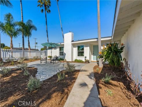 208  Amherst   Place, Costa Mesa, CA