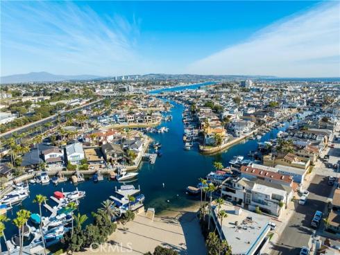 208  Amherst   Place, Costa Mesa, CA