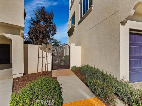 330 Ford Road, Costa Mesa, CA